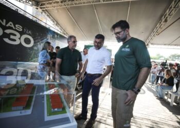 Governador Wilson Lima entrega 16 viaturas e equipamentos para reforçar atuação de equipes no combate ao desmatamento e queimadas no Amazonas