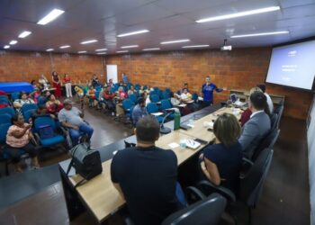Governo do Amazonas e famílias do Monte Horebe fecham acordo sobre soluções de moradia definitivas