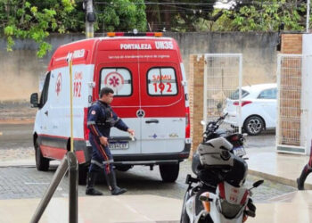 Aluno esfaqueia professor e colegas em escola de elite de Fortaleza