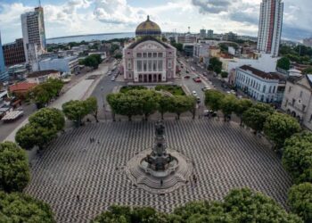 Natal da Vila Caminho’ reúne música, teatro e dança em grande celebração natalina no Teatro Amazonas