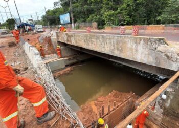Prefeitura de Manaus amplia ponte da avenida do Turismo para três faixas e melhora fluxo viário na Ponta Negra