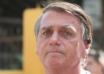 Laudo da PF diz que Bolsonaro precisa de cirurgia para hérnia