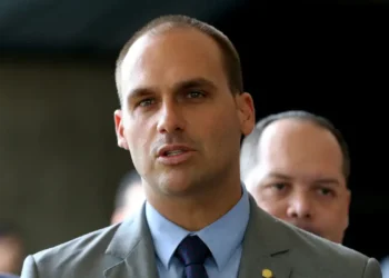 Eduardo Bolsonaro chama cassação de mandato de ‘medalha de honra’