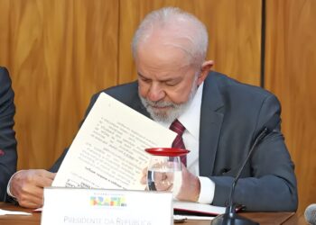 Lula sanciona reajuste do Judiciário com veto a aumentos até 2028