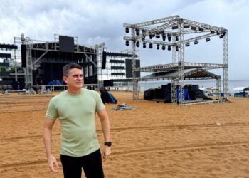 Prefeito David Almeida acompanha montagem final do ‘Réveillon Manaus 2026’ e destaca megaestrutura com três grandes palcos na virada do ano