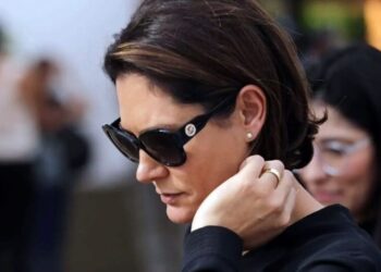 Michelle Bolsonaro pede orações por Jair: “Não teve noite boa”