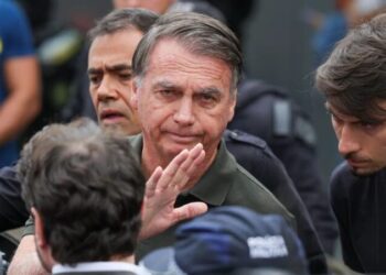Bolsonaro está estável e sem soluços; novo procedimento deve acontecer