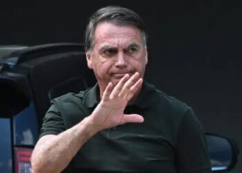Defesa de Bolsonaro pede a Moraes autorização para cirurgia urgente