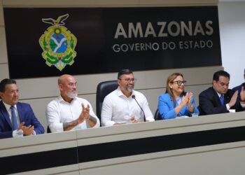 Governador Wilson Lima anuncia pagamento do Fundeb para 32 mil servidores da rede estadual de Educação