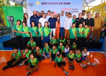 Prefeito David Almeida abre ano letivo de 2026 na zona ribeirinha e reafirma a educação como instrumento de transformação na Amazônia