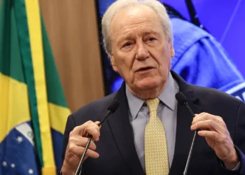 Escritório de Lewandowski recebeu milhões do Banco Master após posse