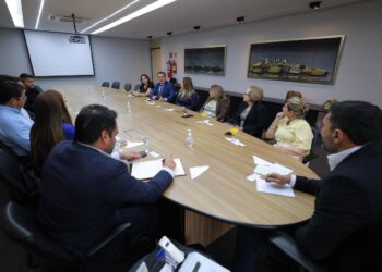 Governador Wilson Lima articula ações integradas para fortalecer a proteção e o bem-estar animal no Amazonas