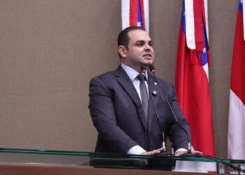 Presidente Roberto Cidade celebra promulgação de lei que agiliza licenças ambientais para a pavimentação BR-319