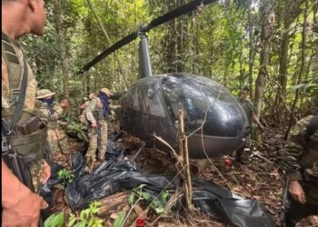 PF destrói laboratórios de cocaína e apreende helicóptero usado por nacrotraficantes em Tabatinga