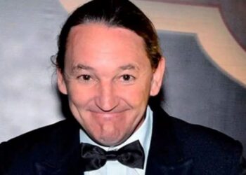 Marquito, humorista do Programa do Ratinho, sofre acidente e está em coma