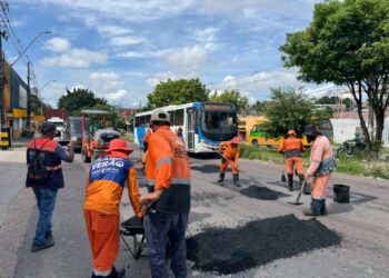 Prefeitura acelera melhorias na avenida Autaz Mirim com obras de drenagem e asfalto