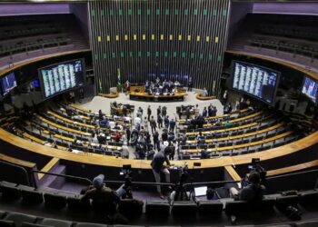 Câmara aprova criação de 17,5 mil cargos  no governo federal