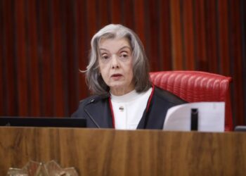 Cármen Lúcia cita ameaça de bomba: ‘Estou vivíssima’