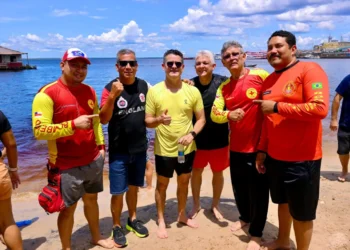 David Almeida resgata praia da Ponta Branca e devolve área de lazer às famílias da zona Sul