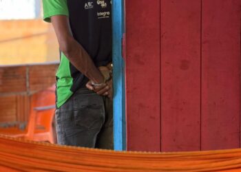 Homem é preso por estuprar enteadas de seis e oito anos em Nhamundá