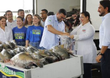 Governador Wilson Lima inicia entrega de 470 toneladas de peixe e reforça segurança alimentar na Semana Santa