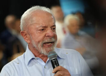 “Pix é do Brasil e ninguém vai fazer a gente mudar”, diz Lula