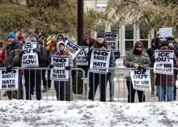 Política migratória pressiona Trump antes das eleições