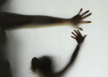 Idoso é preso suspeito de estuprar e transmitir IST para vizinha de 12 anos no AM