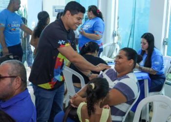 Crianças têm atendimento com neuropediatra