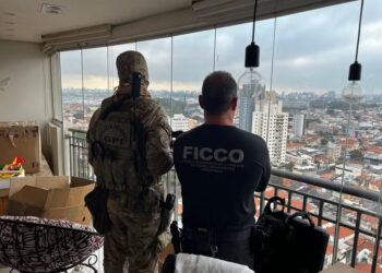 Sargento da PM e venezuelano são presos por lavar dinheiro no AM