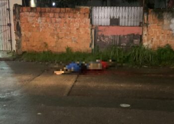 Com mãos amarradas, homens são mortos e têm corpos deixados em rua no bairro Cidade de Deus