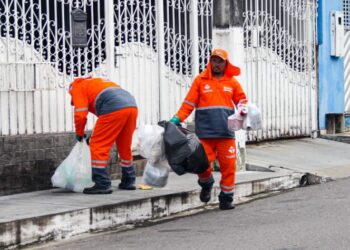 Manaus supera média nacional e se destaca na coleta de lixo com 98% dos domicílios atendidos, aponta IBGE