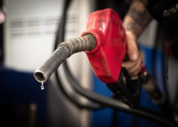 Gasolina volta a custar R$ 6,99 em Manaus após semanas de alta nos postos