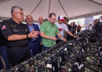 Governador Roberto Cidade lança Operação Segurança Presente e reforça proteção à população com entrega de novos equipamentos