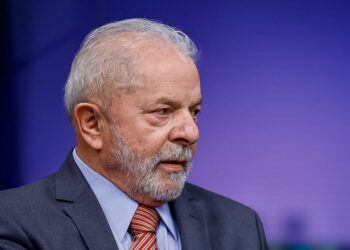 Lula passa por radioterapia no couro cabeludo após retirada de câncer de pele