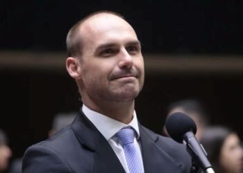 Eduardo Bolsonaro diz ter acionado polícia contra repórter