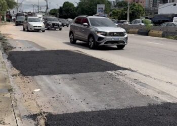 Prefeitura de Manaus intensifica recuperação asfáltica na avenida Ephigênio Salles para fortalecer mobilidade urbana