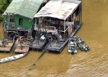 Operação destrói 50 dragas do garimpo ilegal no interior do Amazonas