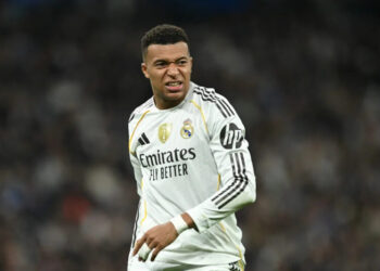 Mbappé discute em treino do Real Madrid com membro da comissão técnica