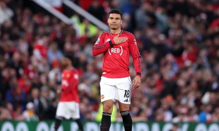 Casemiro apoia efetivação de Carrick no Manchester United: “Grande técnico”
