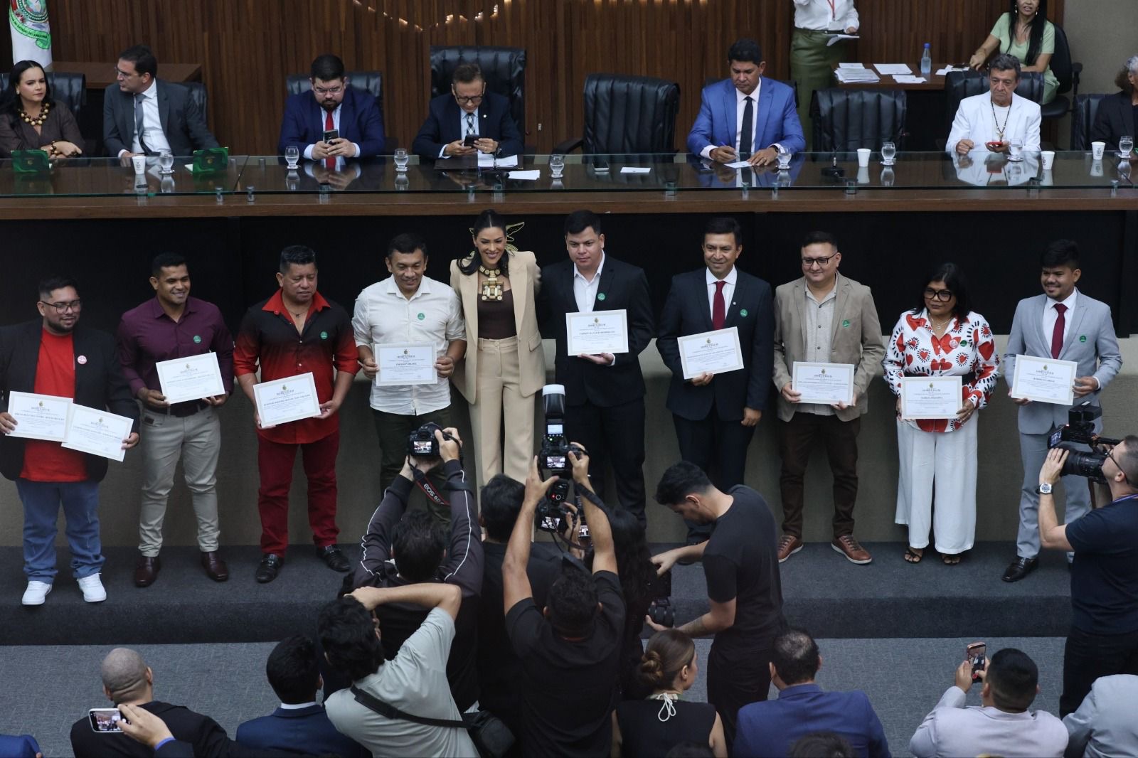 Governo do Amazonas participa de homenagem ao Festival Folclórico de Parintins na Aleam