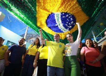Governador Roberto Cidade visita Rua da Copa na zona centro-oeste de Manaus e destaca impulso à economia local