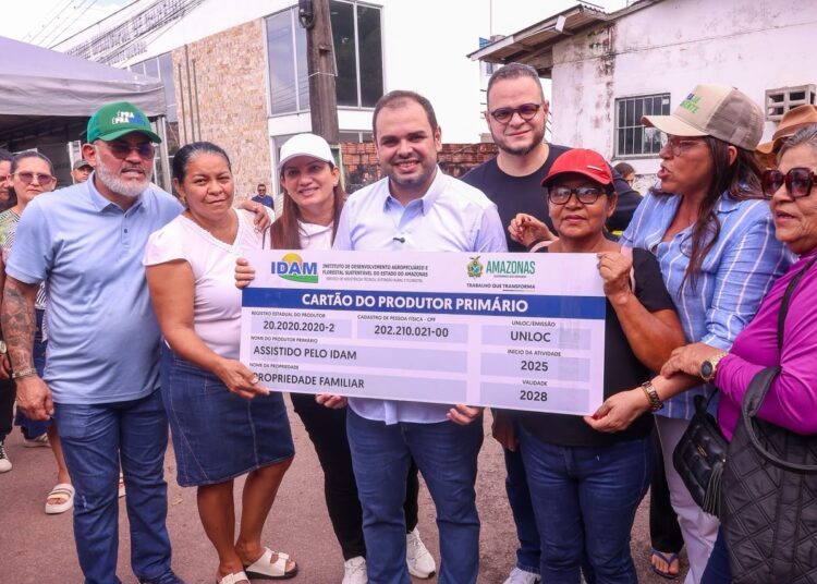 Governador Roberto Cidade leva 37ª edição do Governo Presente ao Careiro Castanho com entregas para o setor primário, cidadania e assistência social