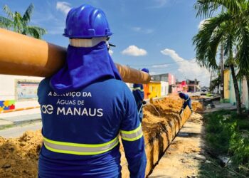 Prefeito Renato Júnior multa Águas de Manaus em 9 milhões de reais e cobra respeito por Manaus