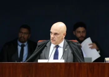 STF condena Eduardo Bolsonaro por coação no curso do processo