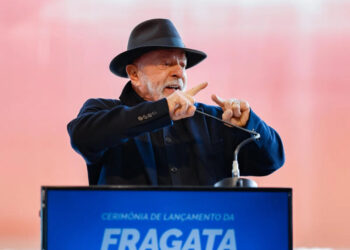 “Está cheio de nego maluco no mundo”, diz Lula ao criticar Trump