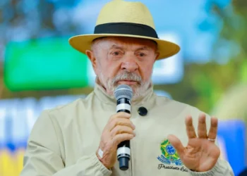 Lula diz que defesa nacional fará parte de programa de governo para reeleição