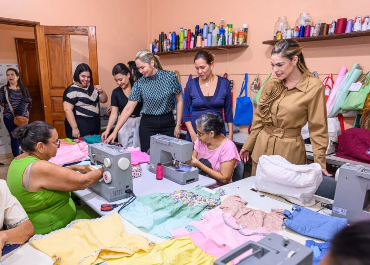 Primeira-dama Thaisa Cidade visita Centro Social São Benedito, contemplado com recursos do FPS para qualificação profissional
