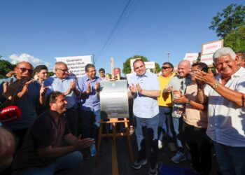 Governador Roberto Cidade inaugura terceira ponte do programa estadual de construção de pontes, em Manaus