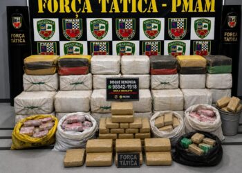 Traficantes perdem depósito com 1,5 tonelada de drogas após confronto com a PM em Manaus